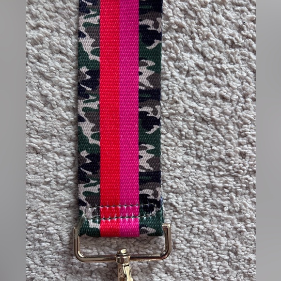 Stylish Taupe Crossbody Bag with Pink Strap - Picture 3 of 6